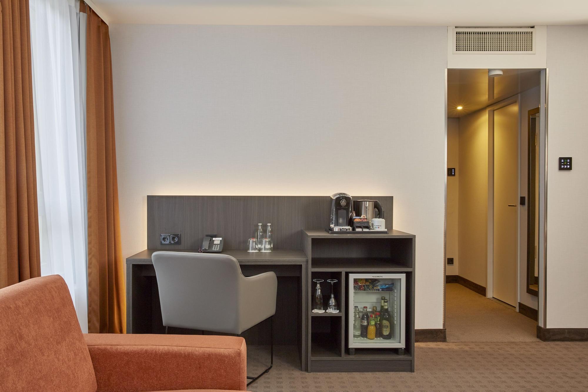 H4 Residenzschloss Hotel 4*